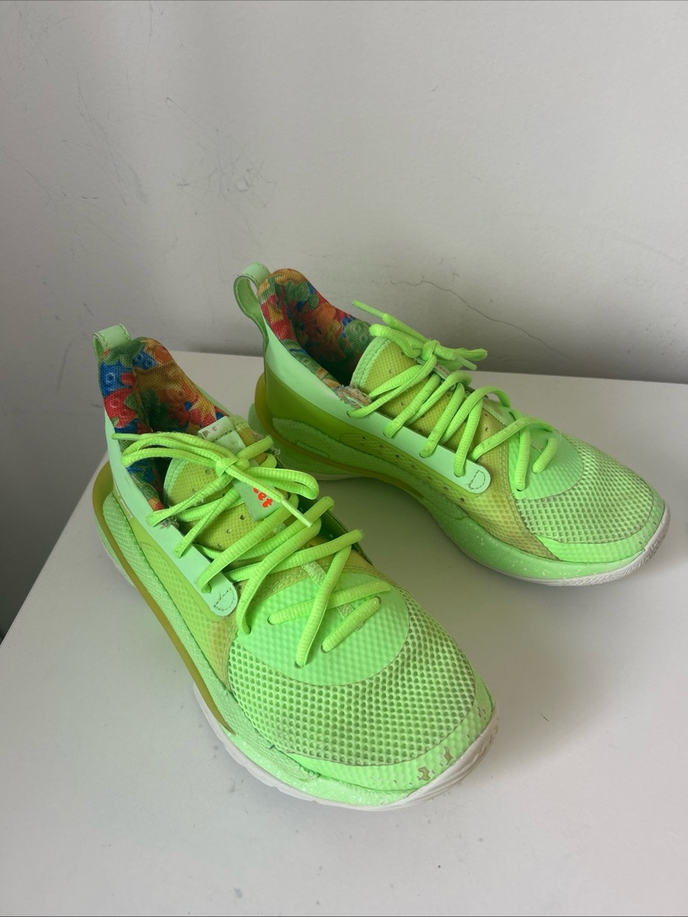 Under Armour Stephen Curry Sour Patch Green Lime Colorful Size 6 Basketball Shoe